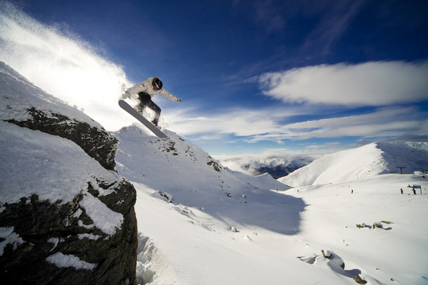 Snowboard acantilado gota
 - Foto, imagen