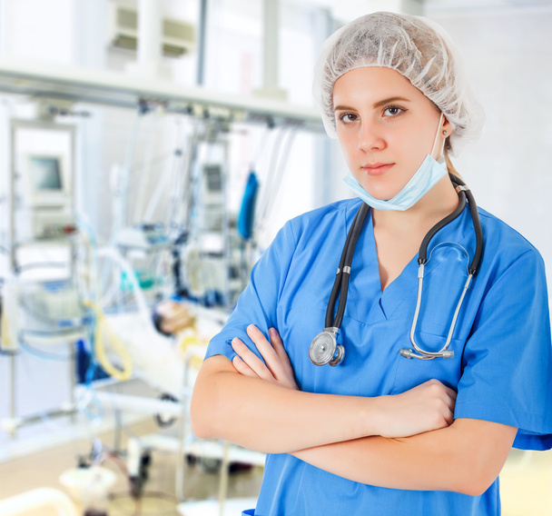Young female doctor in ICU - Φωτογραφία, εικόνα