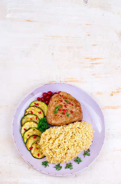  Steak  with bulgur and vegetables - Photo, Image