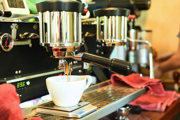 Kávovar připravuje kávu - Fotografie, Obrázek