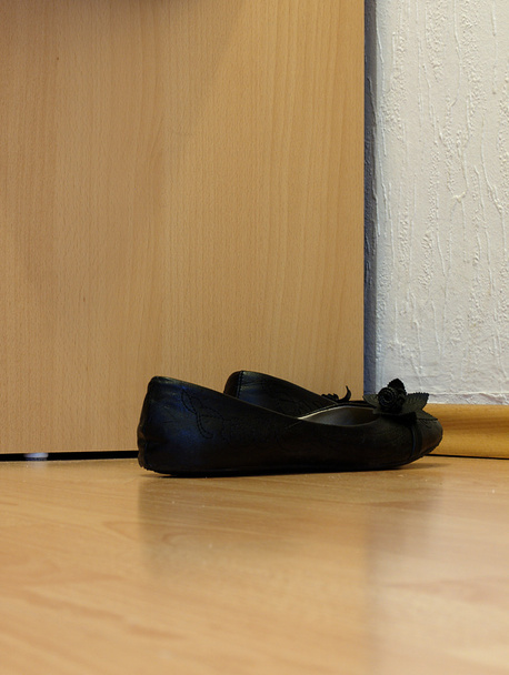 zapatos planos de ballet negro (aka skimmers / ballerina
) - Foto, Imagen