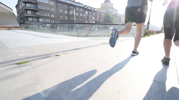 Couple jogging le matin
 - Séquence, vidéo