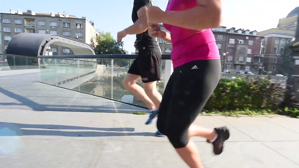 Couple jogging le matin
 - Séquence, vidéo