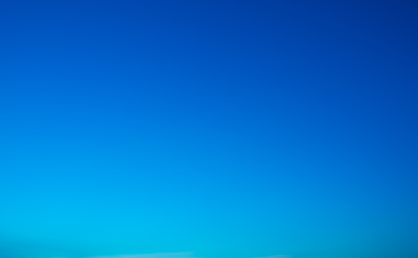 Синее небо в вечернее время
  - Фото, изображение