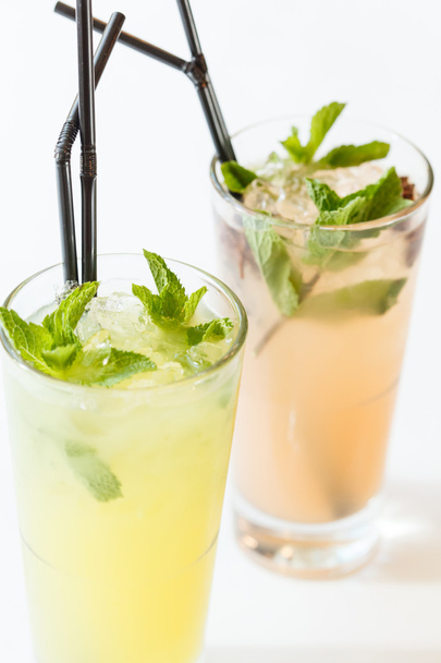 summer cocktails on white - Фото, зображення