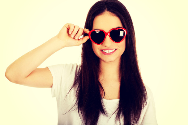 Teenage woman with sunglasses. - Foto, imagen