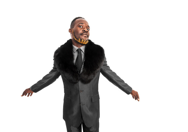 Funny businessman portrait with open arms wearing grey suit - Foto, imagen
