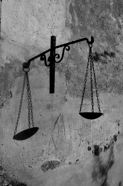 Balance-Ikone der Göttin der Gerechtigkeit schwarz-weiß - Foto, Bild