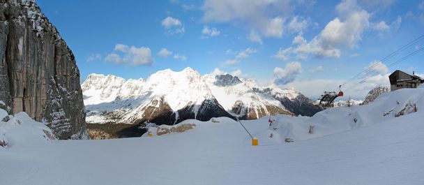Pista da sci invernale, panorama paesaggistico
 - Foto, immagini
