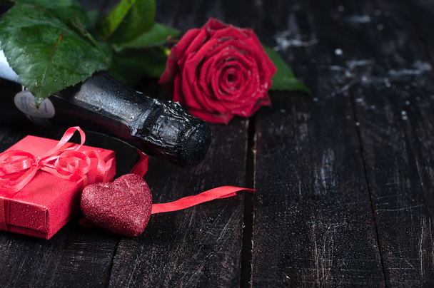 Valentines day roses and champagne - Photo, Image