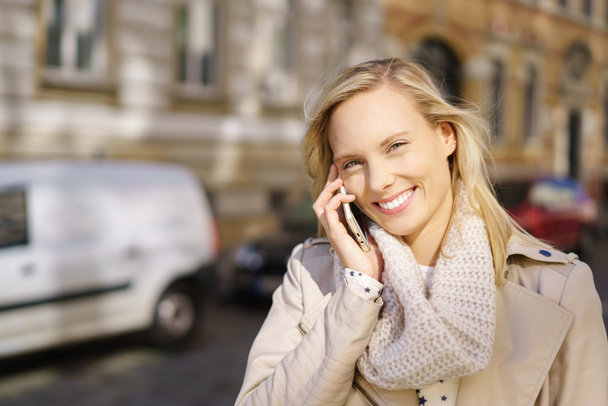 Pretty Woman Talking on Phone at the Street - Fotoğraf, Görsel