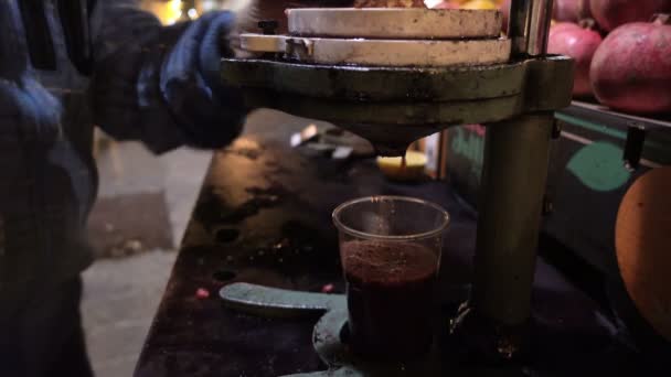 Making pomegranate juice. - Footage, Video