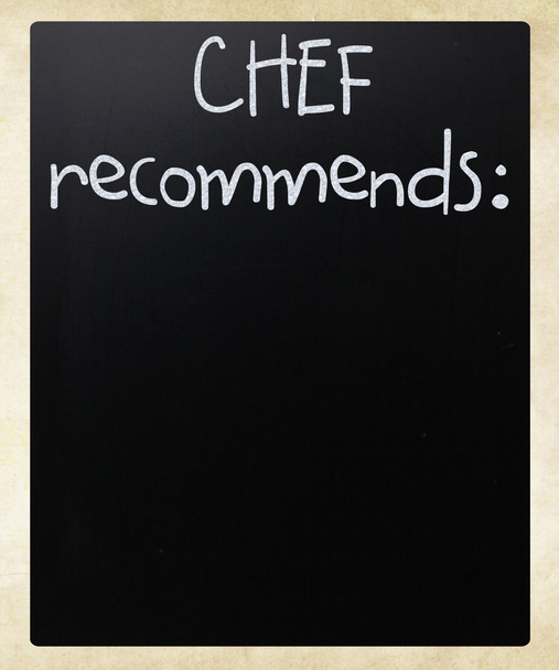 "Chef ajánlja "kézzel írott, fehér kréta egy táblára - Fotó, kép
