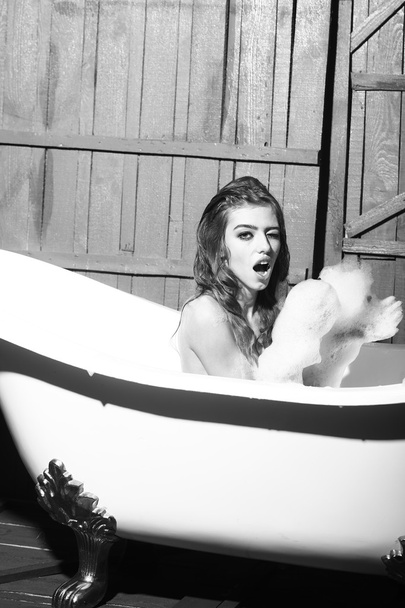 Happy woman in bath - Valokuva, kuva
