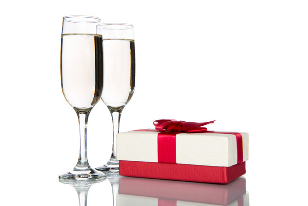 champagne with gift, celebration holiday - Foto, Imagem