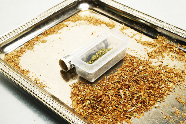 Νομική μαριχουάνα οφθαλμό κάνναβης δοχείο ή ζιζανίων - Φωτογραφία, εικόνα