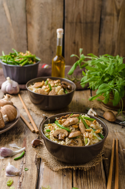 Chinese noodles with brown mushrooms - Fotó, kép