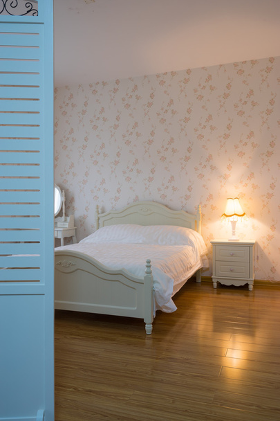 bedroom with nice decoration - Фото, зображення