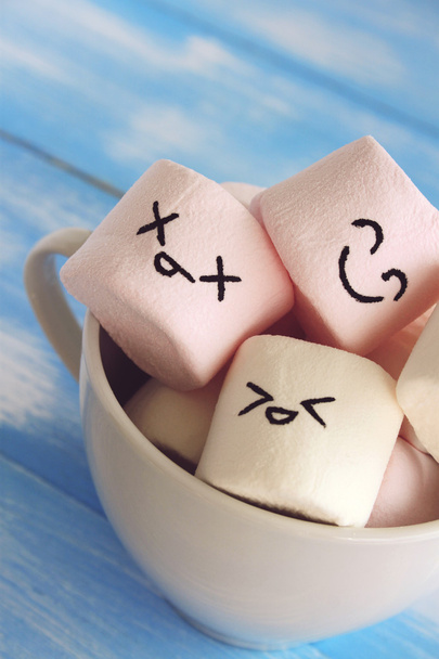 Boldog Marshmallows elszigetelt - Fotó, kép