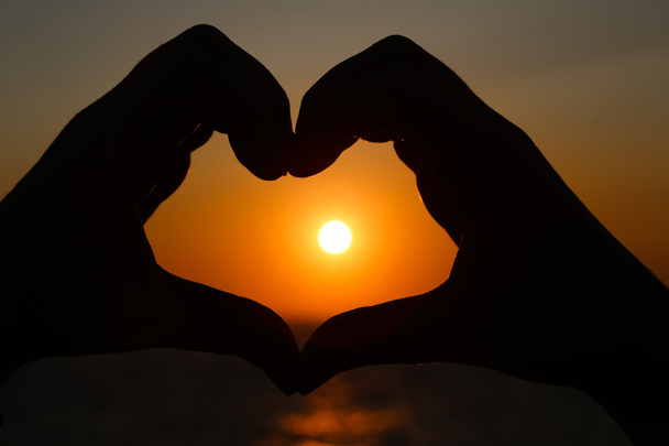 Sunrise hart silhouet - Foto, afbeelding