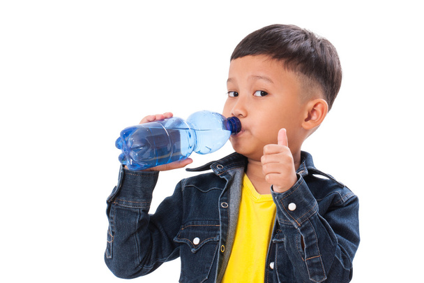 boy drinking bottle of water - Fotoğraf, Görsel
