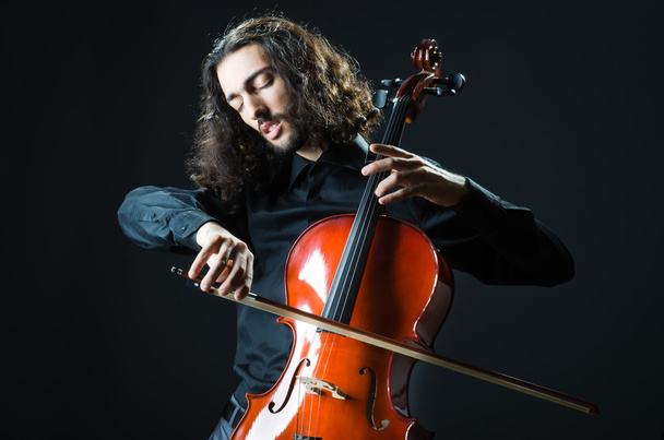 Man playing the cello - Φωτογραφία, εικόνα