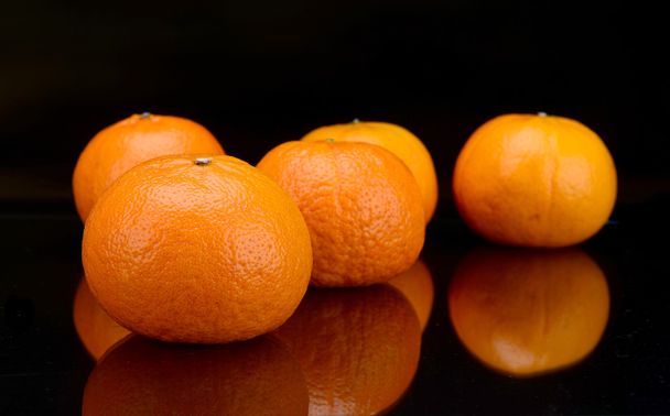 Arancione con nero BK
 - Foto, immagini