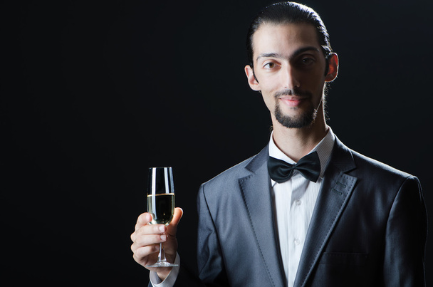 Man tasting wine in glass - Zdjęcie, obraz