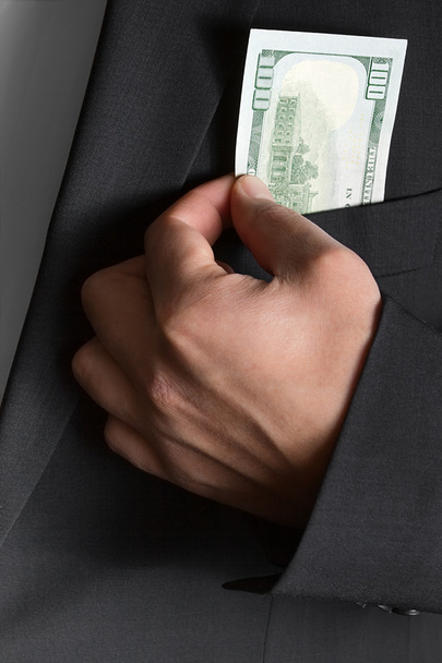 hombre de negocios cuenta dinero en la cartera
 - Foto, imagen