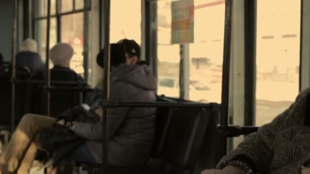 Dans le tramway russe
 - Séquence, vidéo