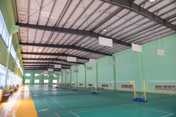 quadras de badminton indoor
 - Foto, Imagem