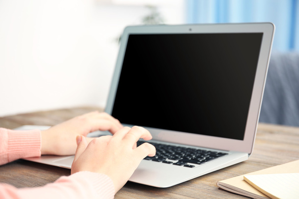 Woman  working with laptop - Foto, Bild