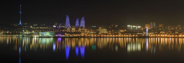 Baku.Azerbaijan の海浜大通りのパノラマ - 写真・画像