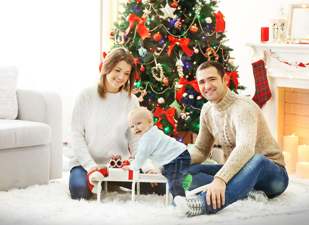 Christmas family portrait in home holiday living room - Φωτογραφία, εικόνα
