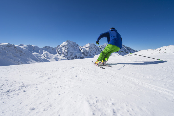  esquí alpino a gran altitud
 - Foto, imagen
