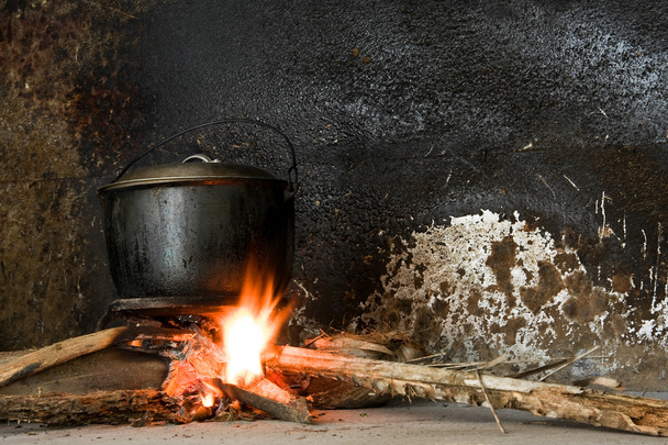 Kochtopf auf offenem Feuer - Foto, Bild