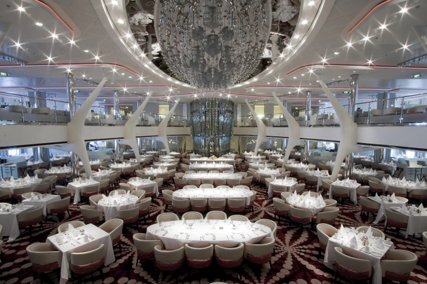cruise schip eetkamer - Foto, afbeelding