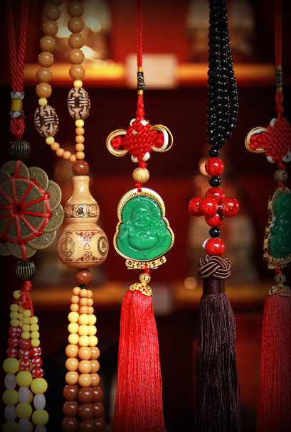 Chinese Amulet met Jade en goud opknoping - Foto, afbeelding