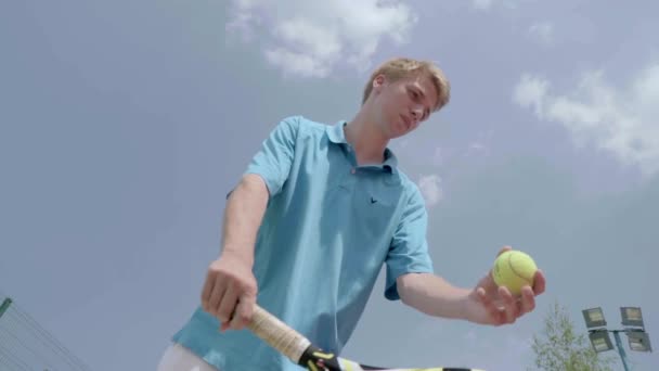 Serve with professional tennis player. Slow motion. - Filmati, video