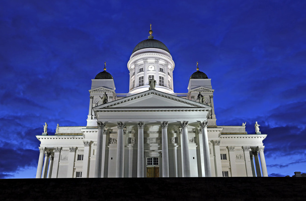 Catedral de San Nicolás (Catedral Basílica) en Helsinki
 - Foto, Imagen