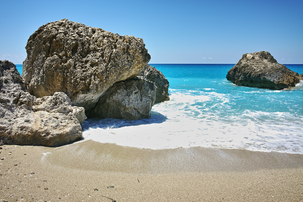 Blue waters of Megali Petra Beach, Lefkada - Zdjęcie, obraz