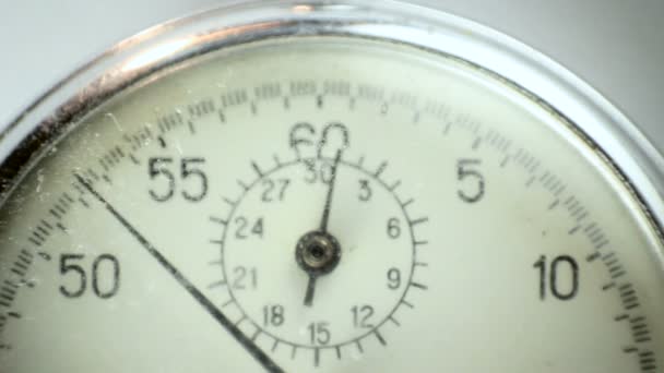 Cronômetro vintage em branco 5
 - Filmagem, Vídeo