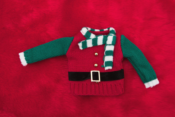 Vihreä ja punainen tonttu Christmas villapaita Red Plush turkis
 - Valokuva, kuva