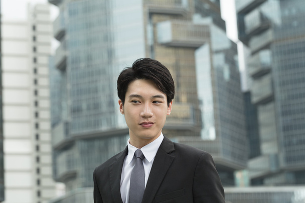 Jeune homme d'affaires asiatique
 - Photo, image