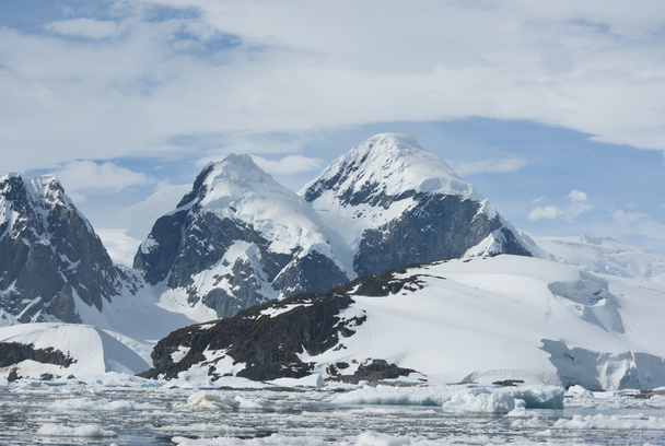 Las montañas de la Antártida - 3
. - Foto, Imagen
