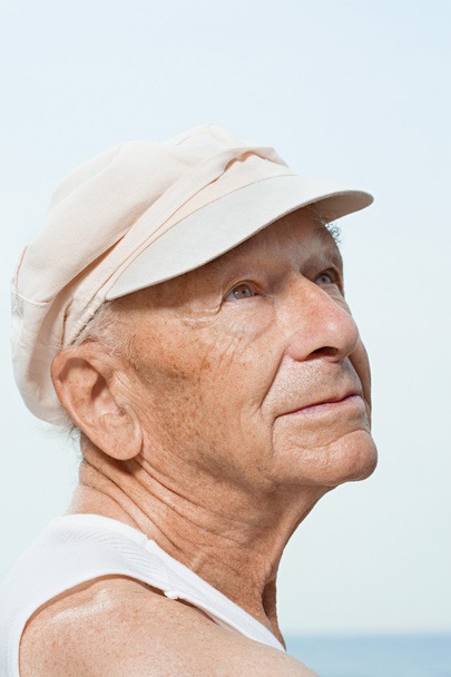 Senior man wearing a cap - Fotografie, Obrázek