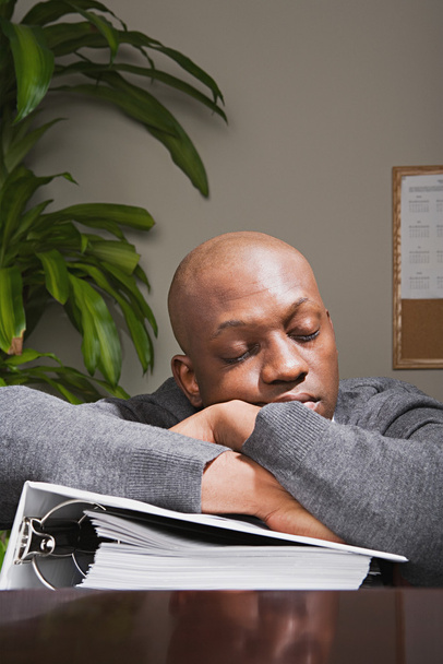 empresário dormindo no trabalho
 - Foto, Imagem