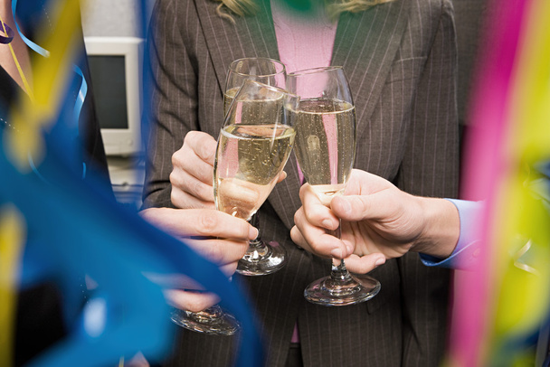Administrativní pracovnice, přípitky šampaňským - Fotografie, Obrázek