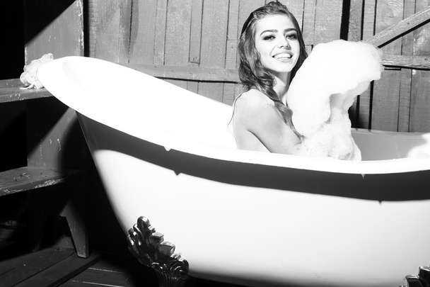 Happy woman in bath - Foto, imagen
