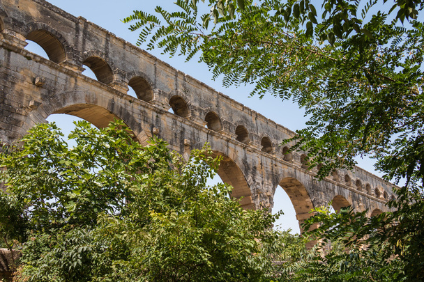 Pont du gard, antigo aqueduto romano na França
 - Foto, Imagem